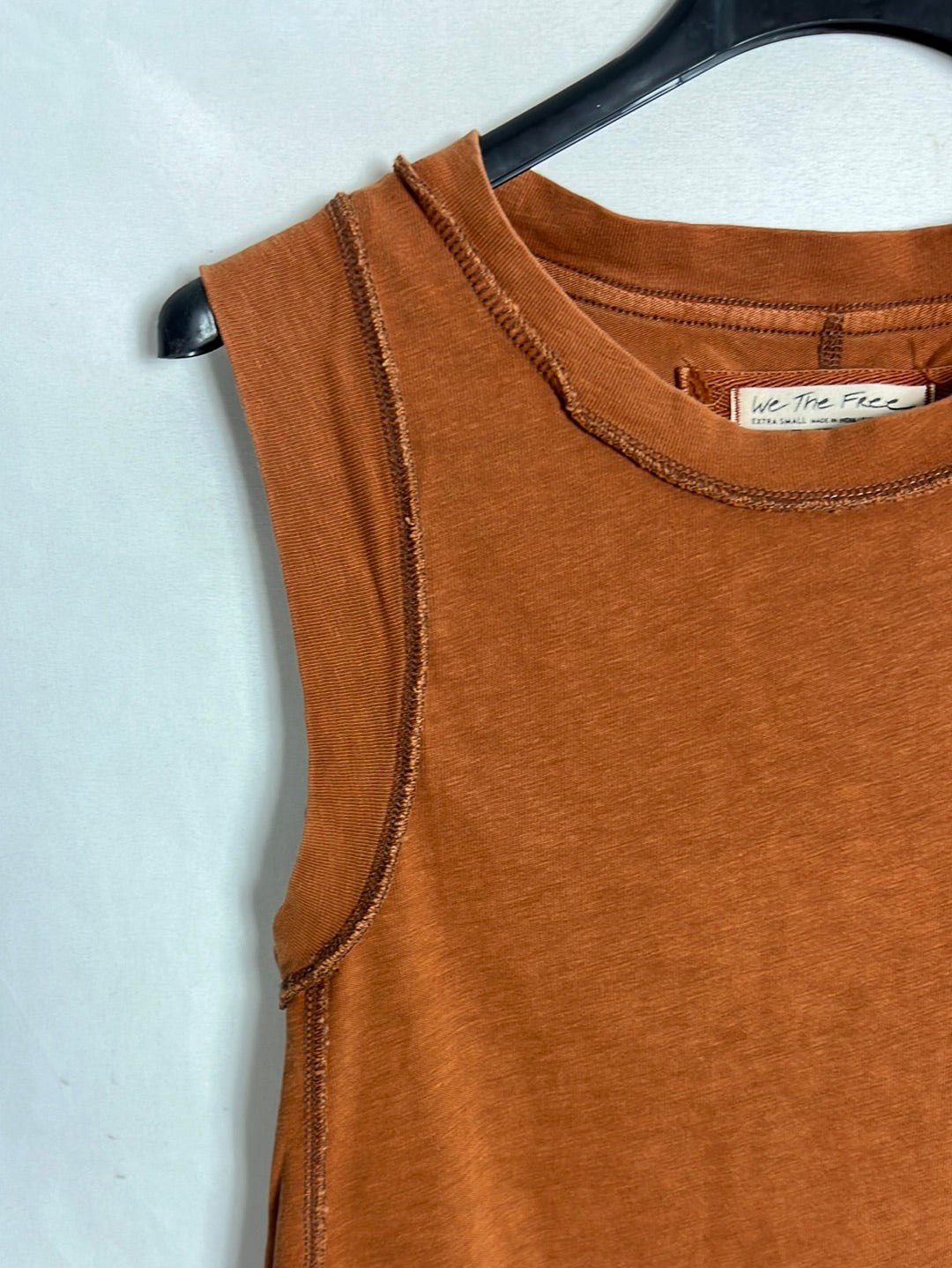 FREE PEOPLE. Camiseta sin mangas color caldera. T XS