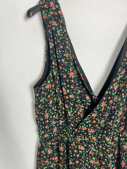 OTRAS. Vestido corto flores escote cruzado. T M