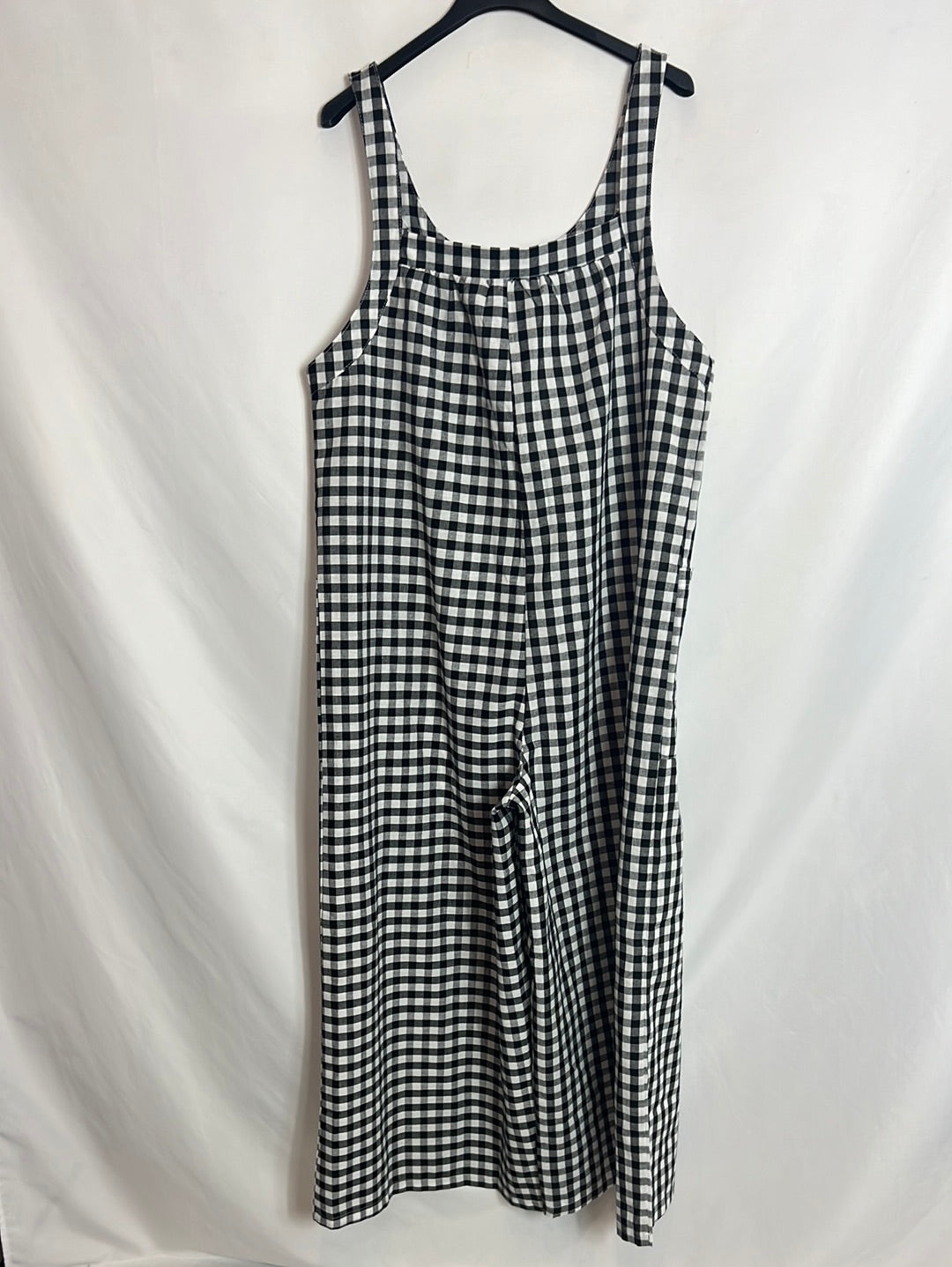 CELMIA COLLECTION. Black and white gingham midi dungarees. TM