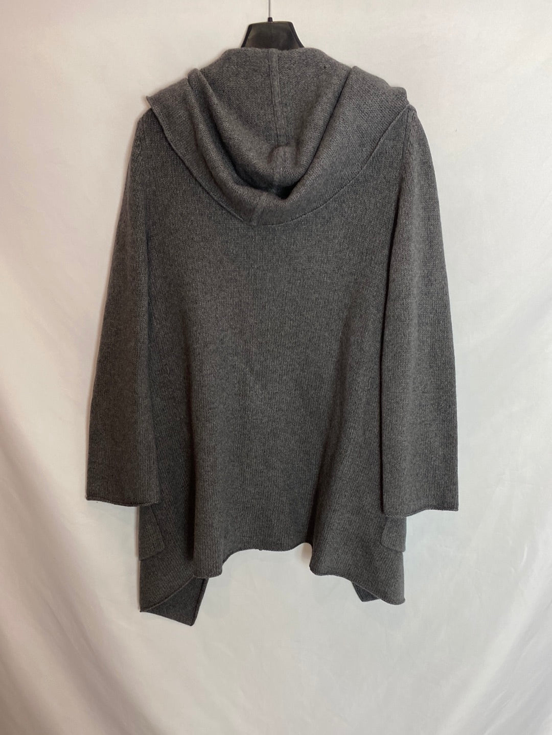 MASSIMO DUTTI. Gray knit cardigan. T.XL