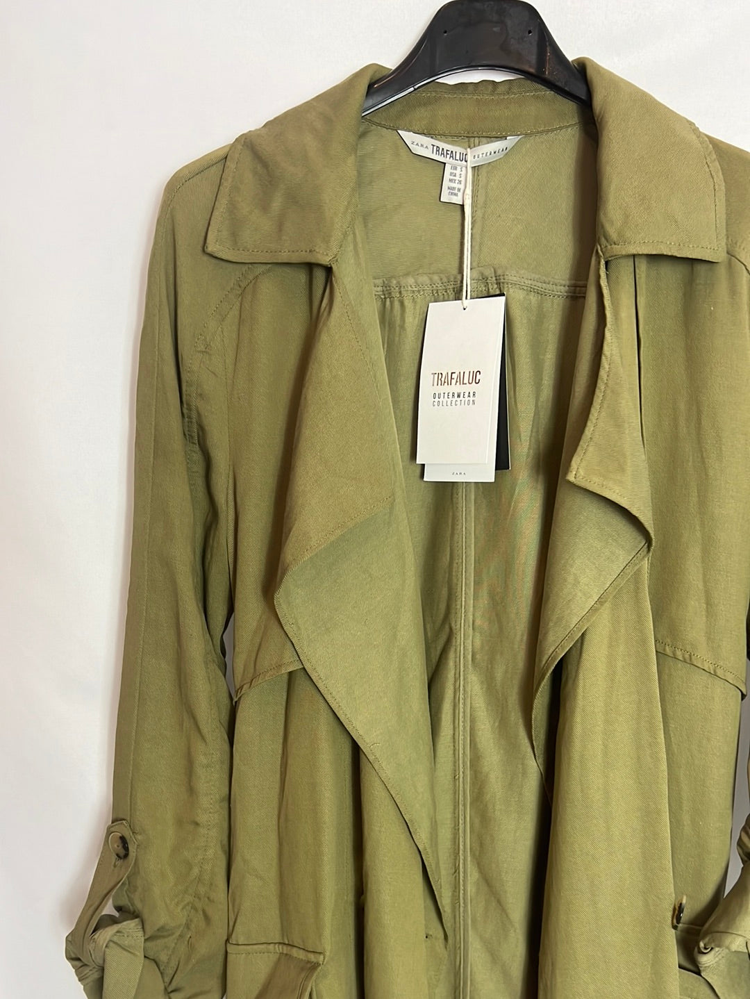 ZARA. Long green Ts parka