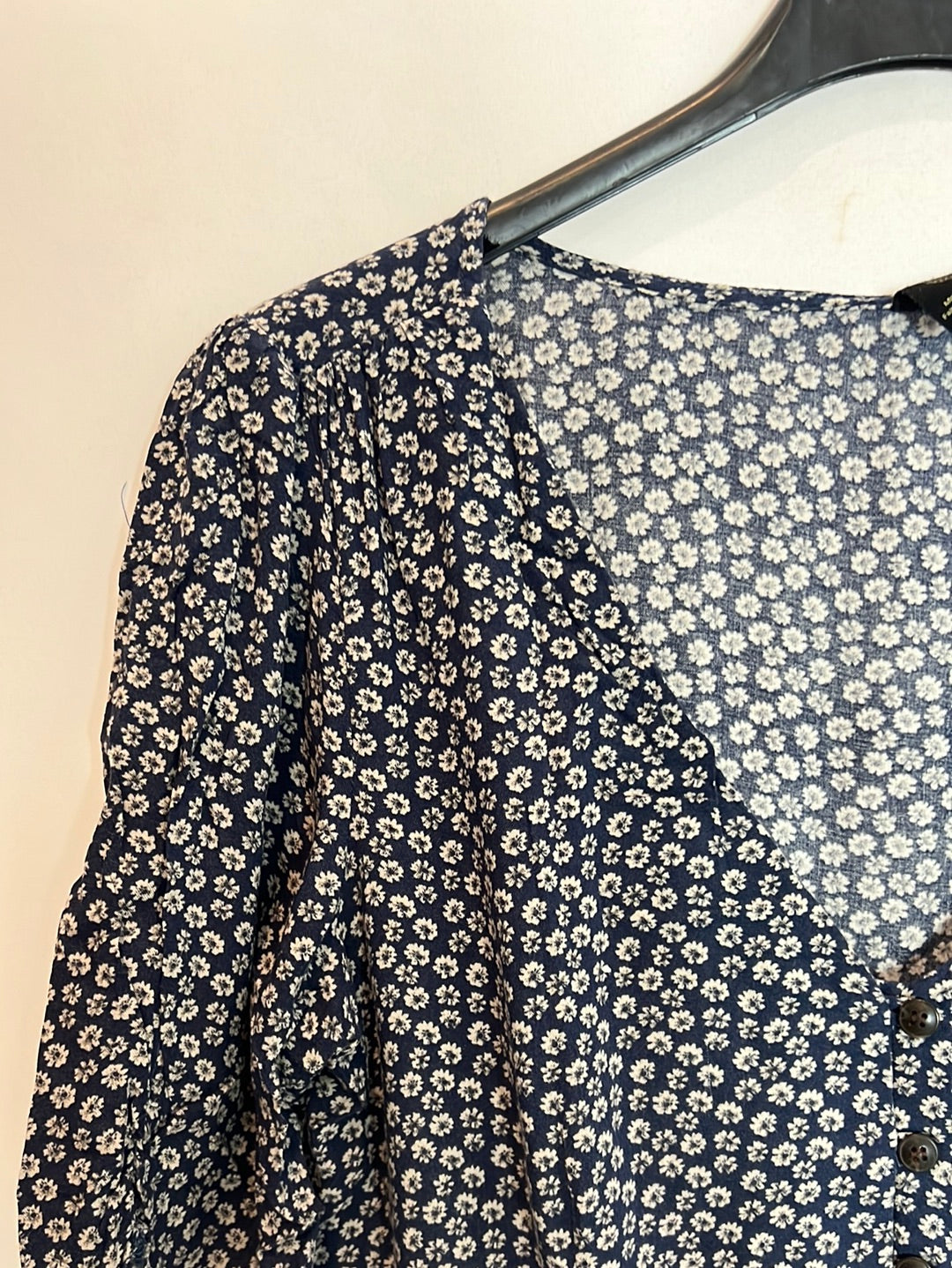 URBAN OUTFITTERS. Fluid blue floral print top. T.S.