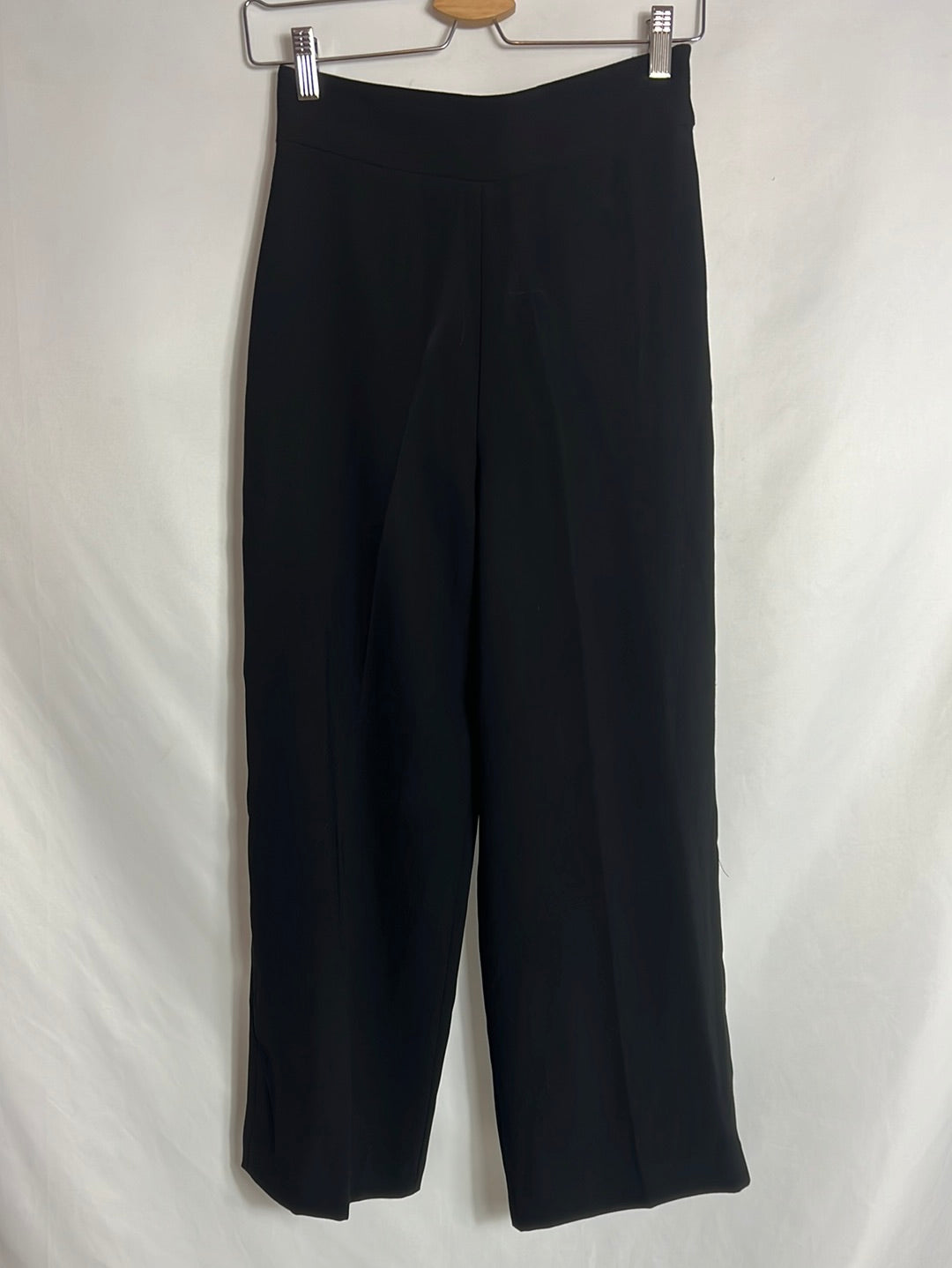 ZARA. Black culottes. XS
