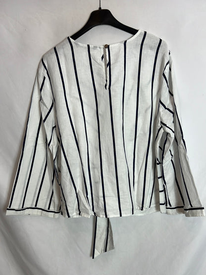 ZARA. Blusa blanca rayas lino lazada. T XXL