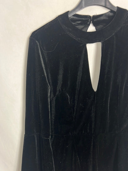 OTHERS. Black velvet short jumpsuit. TS