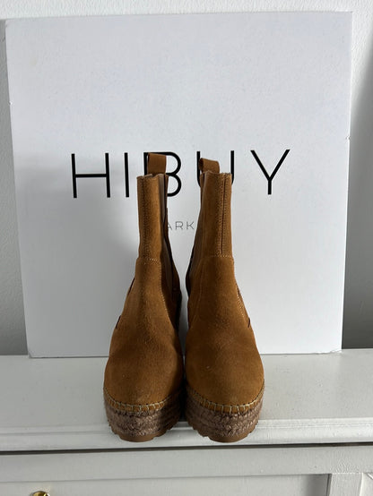 OTRAS. Botines camel suela esparto. T 36