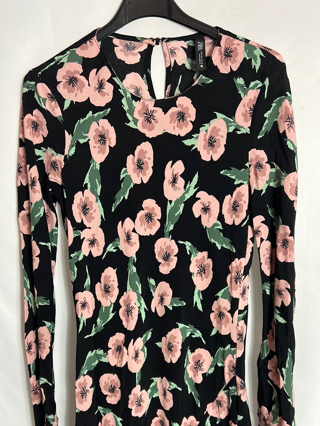 ZARA. Vestido largo negro estampado flores. T S
