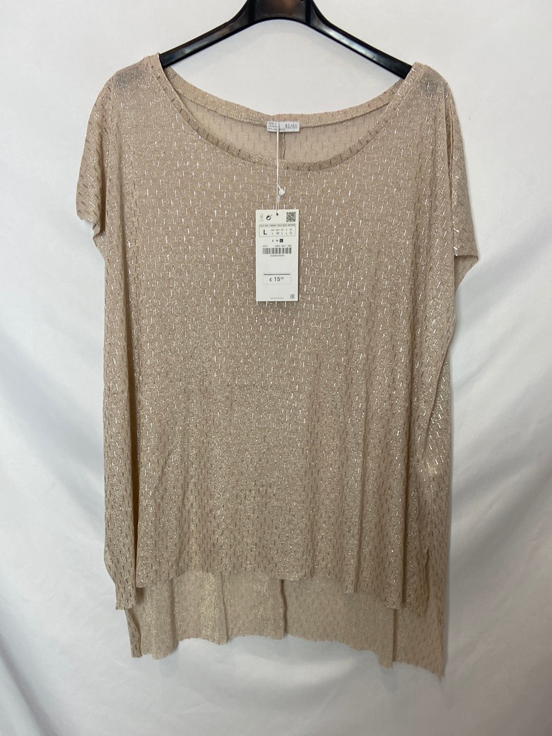 ZARA. Camiseta beige detalle hilos  T. L