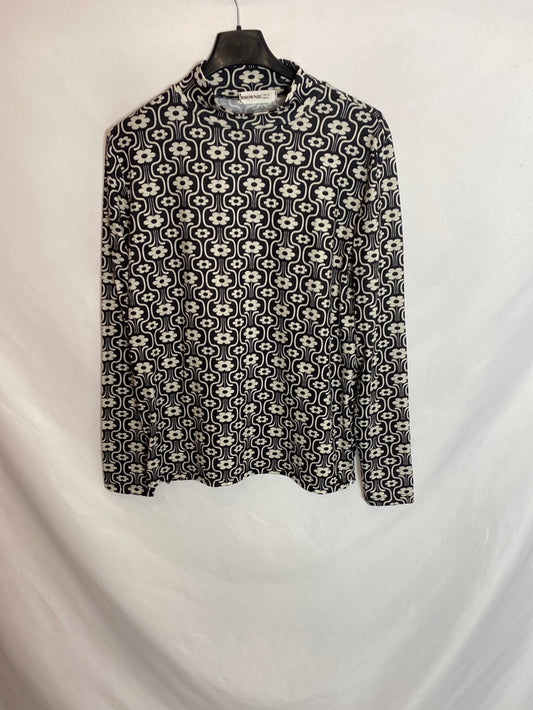 Brownie Jersey black flowers. TM