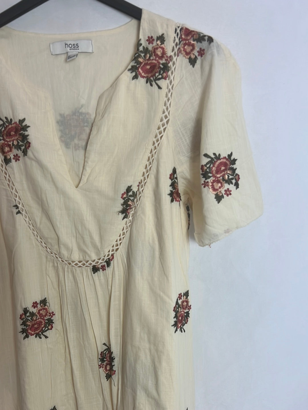 INTROPIA. Vestido beige bordado T.xs