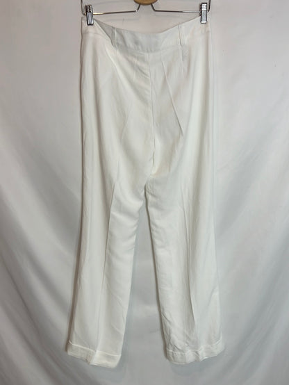 YERA. Flowy white pleated trousers. Size 40
