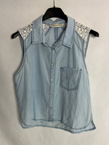 BERSHKA. Camisa denim sin mangas T.M