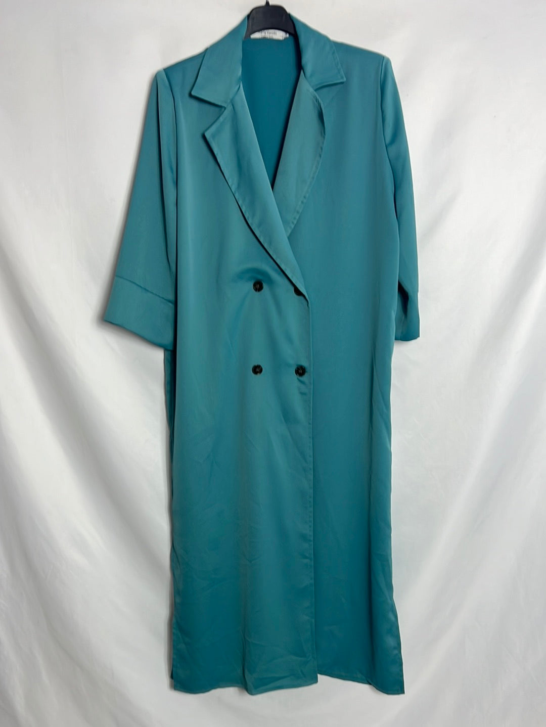 MARIA VALDES. Chaqueta larga fluida satinada. T M