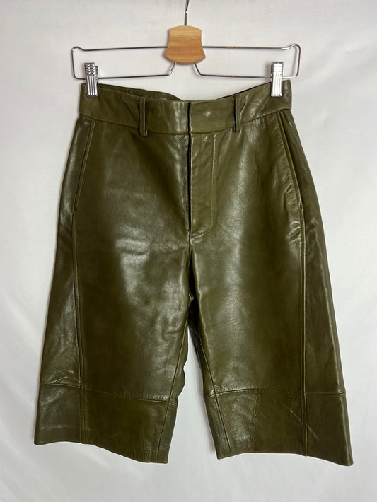 ZARA. Green faux leather culottes. XS
