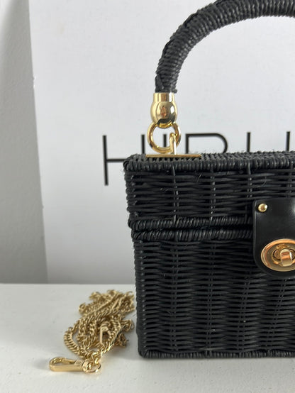 ZARA. Bolso negro mimbre pequeño