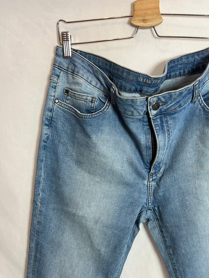 CORTEFIEL. Pantalón denim claro pitillo. T 48