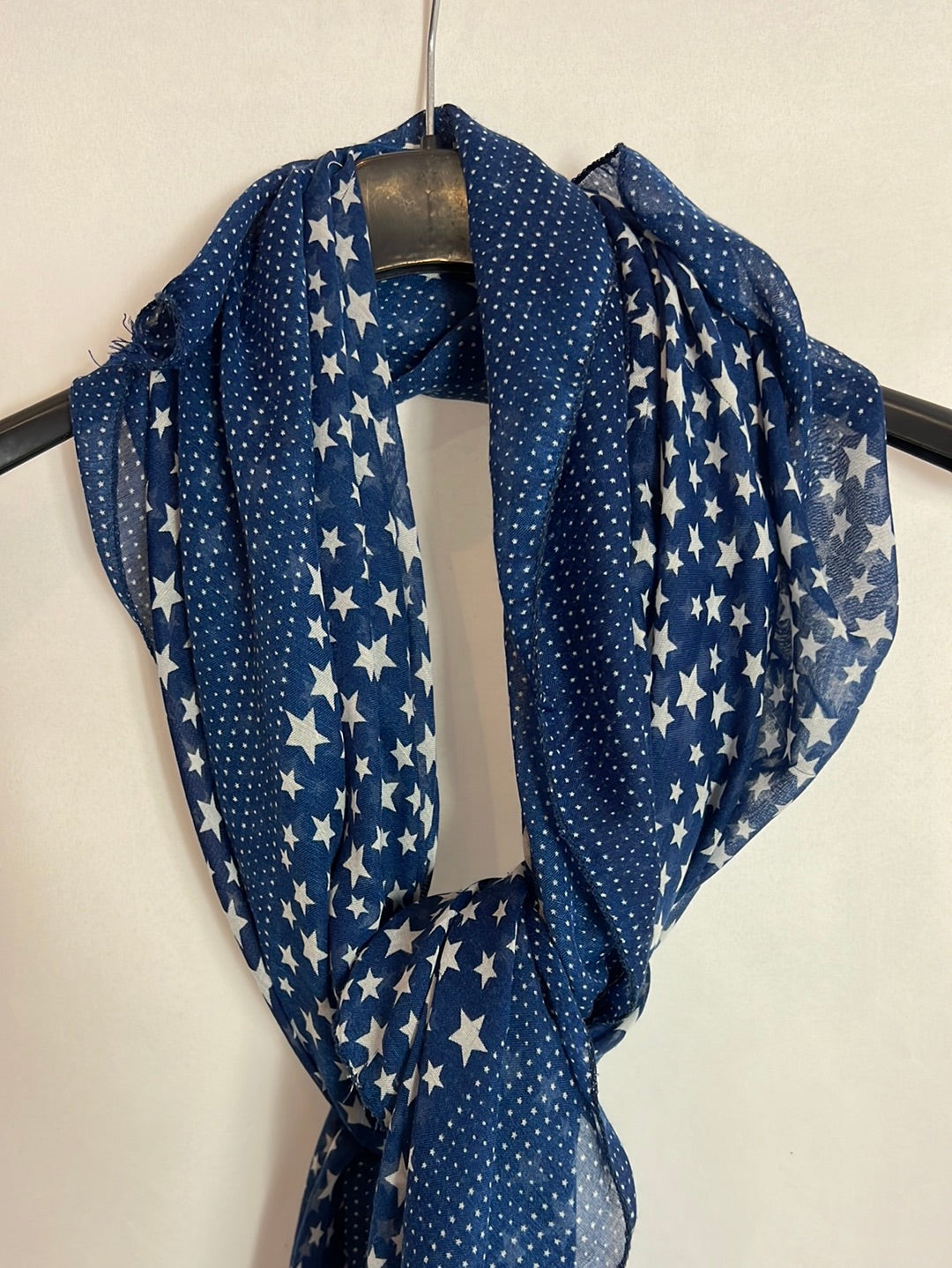 OTRAS. Fular azul estrellas