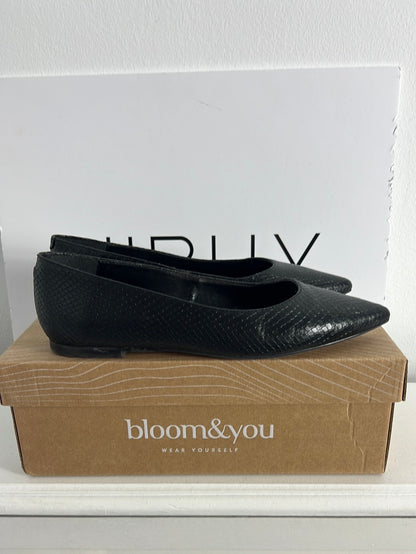 BLOOM&amp;YOU. Black textured leather ballet flats. Size 38