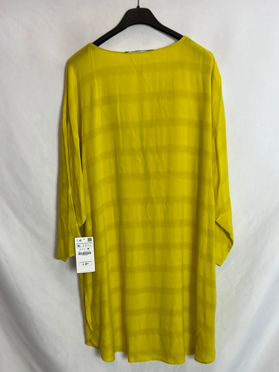 ZARA. Vestido corto amarillo textura. T XL