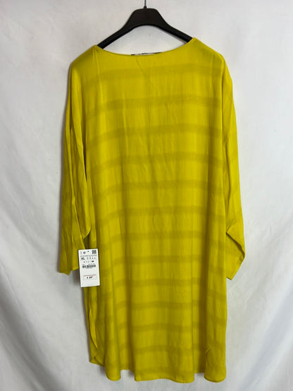 ZARA. Vestido corto amarillo textura. T XL