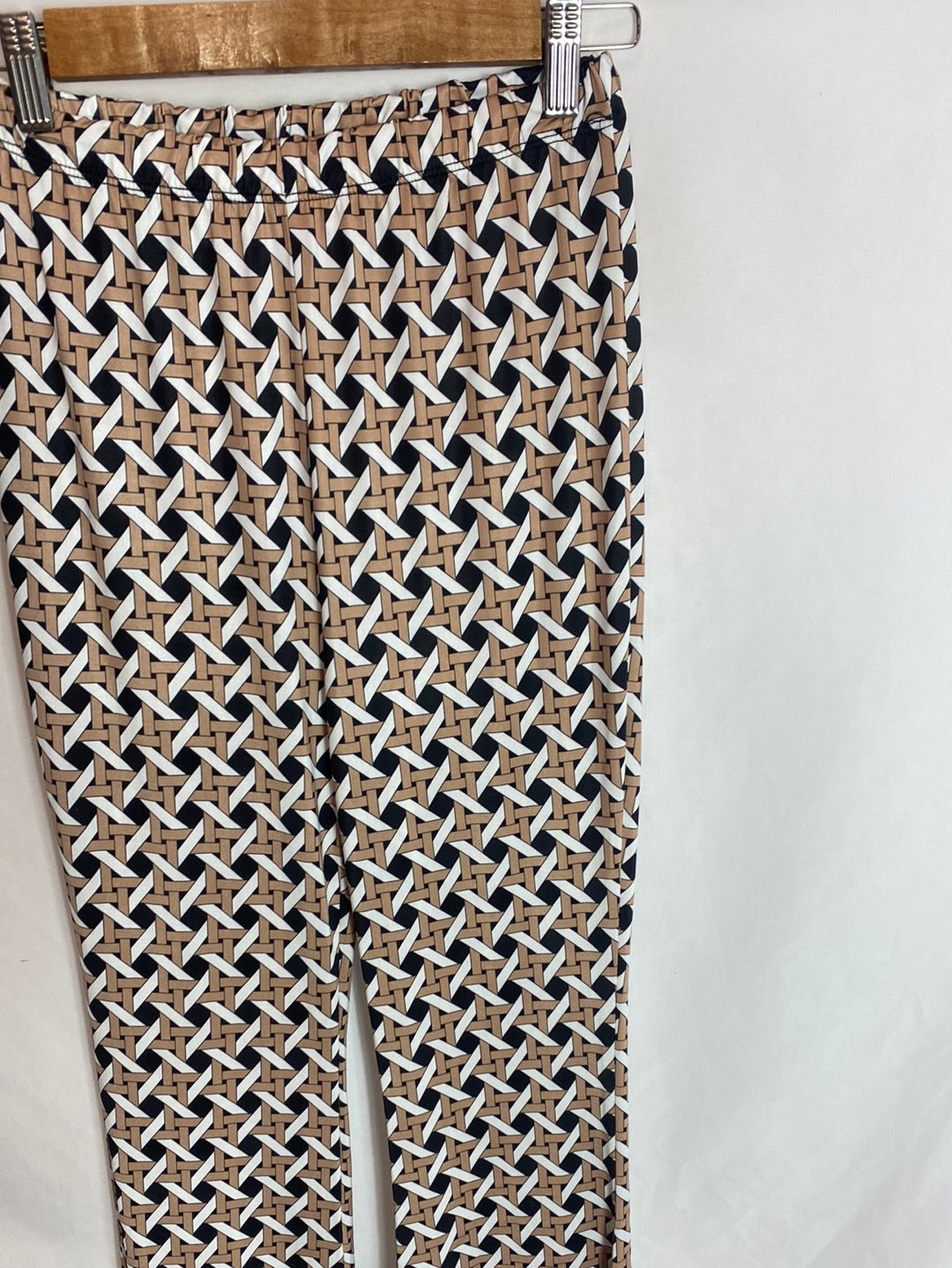 ZÚA. Pantalón elástico acampanado. T.u