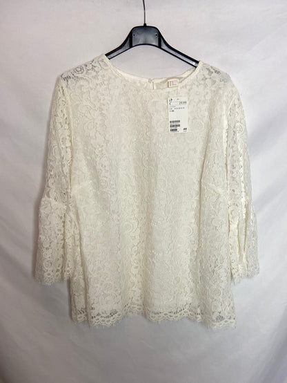 H&M. Blusa blanca de encaje T.46