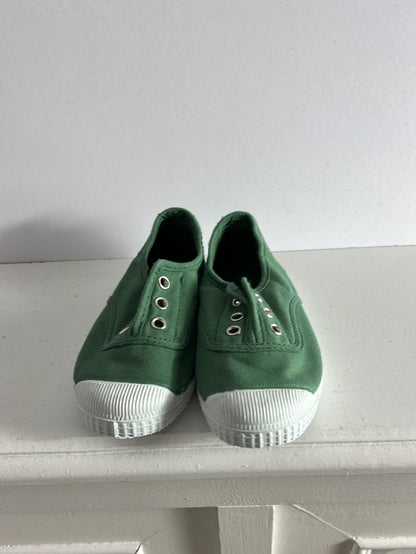 PISAMONAS. Green canvas sneakers with toe caps. Size 25