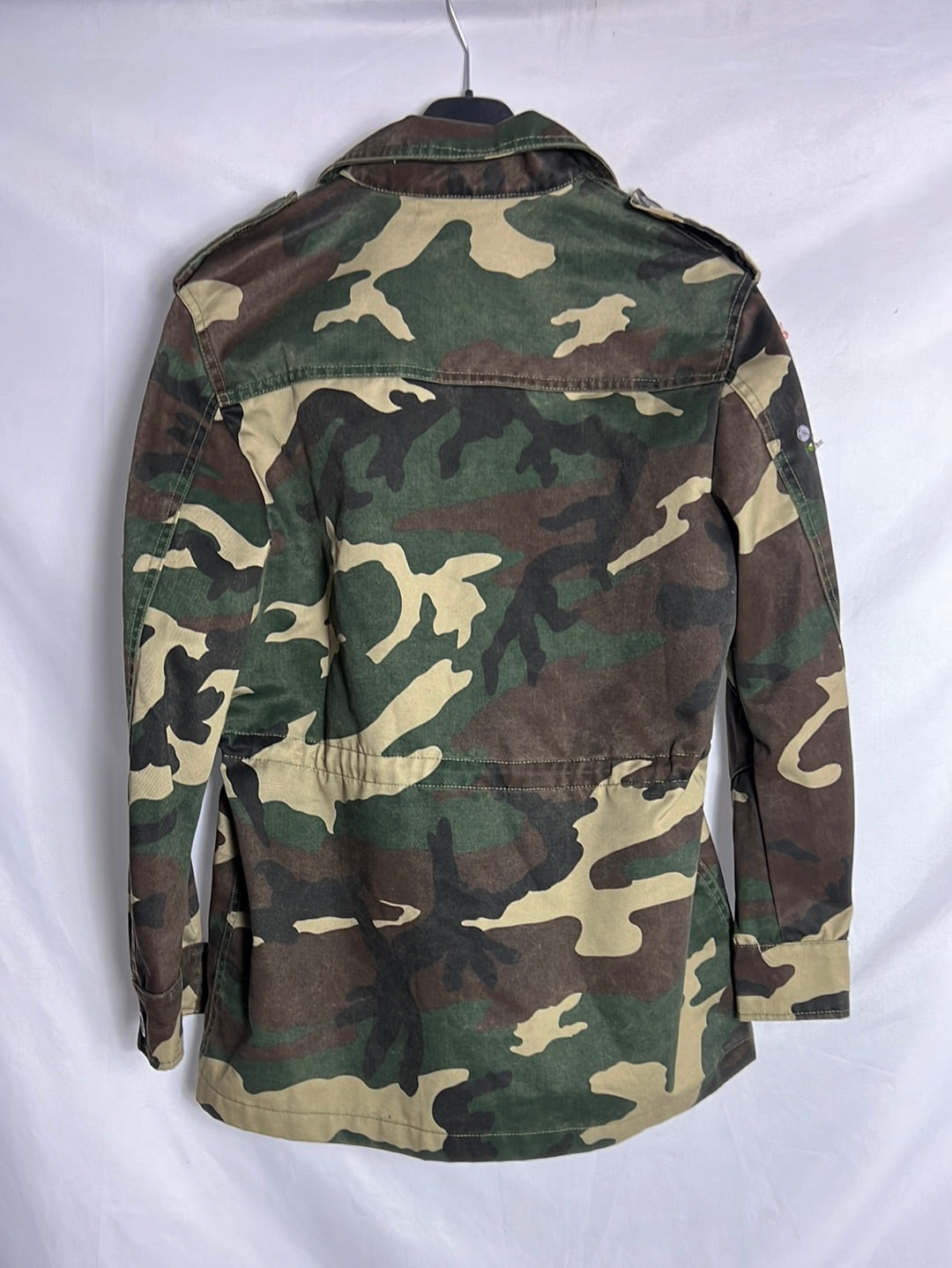 BDBA. Cazadora camuflaje lentejuelas T.38