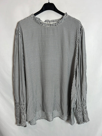 ZARA. Flowy houndstooth blouse. XXL