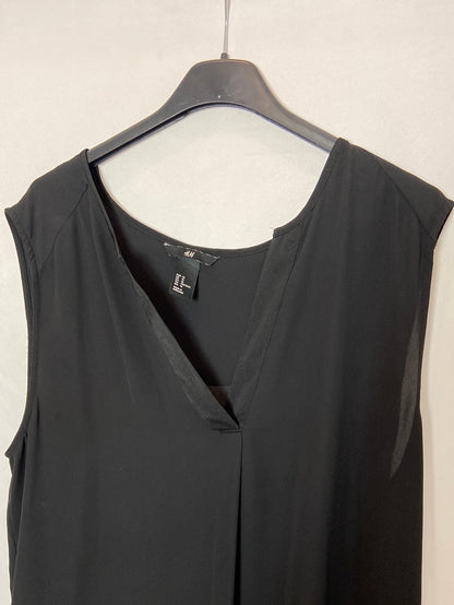 H&M. Blusa negra sin mangas T. 46