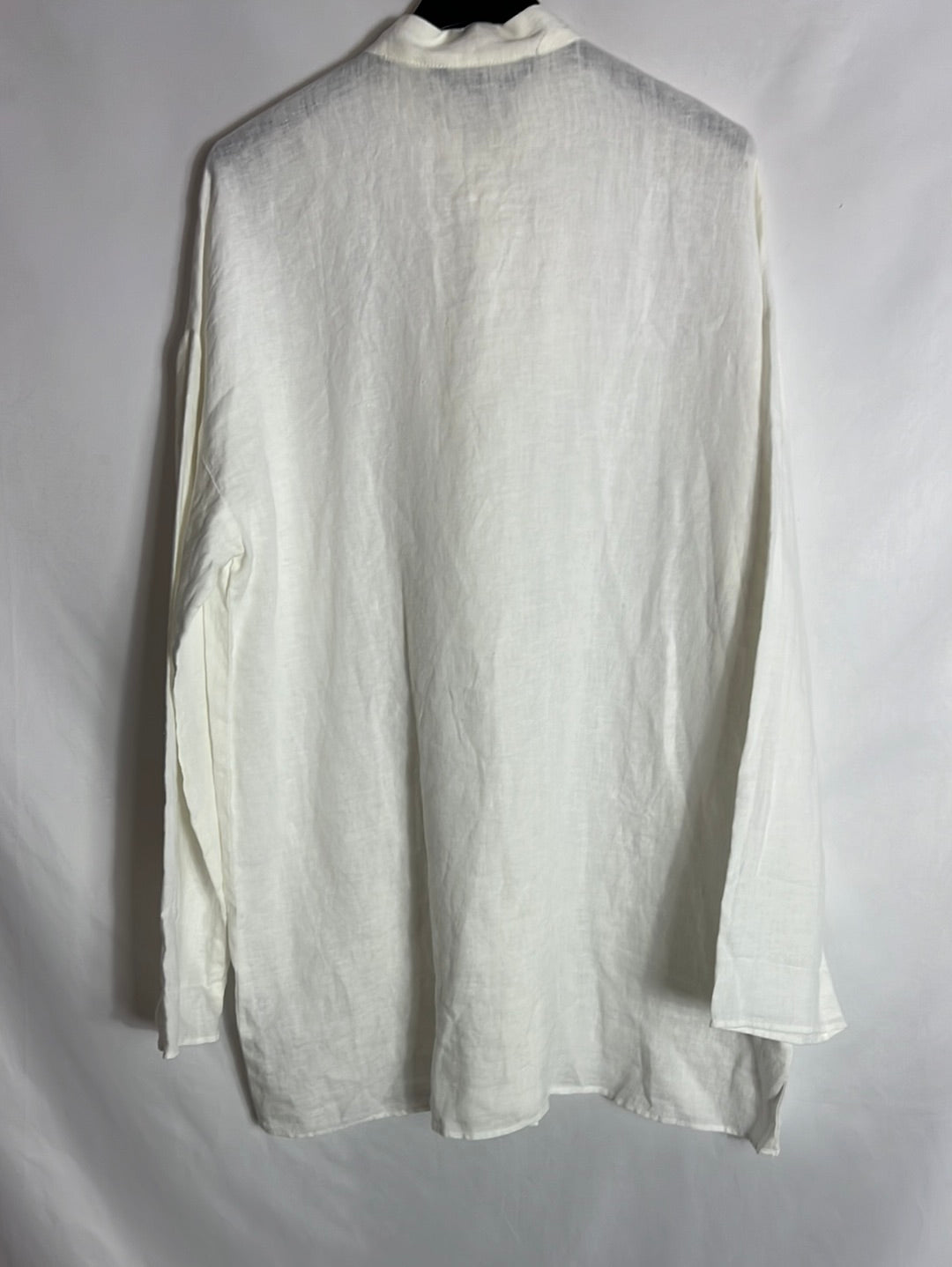ZARA. Blusa lino blanca botones. T S