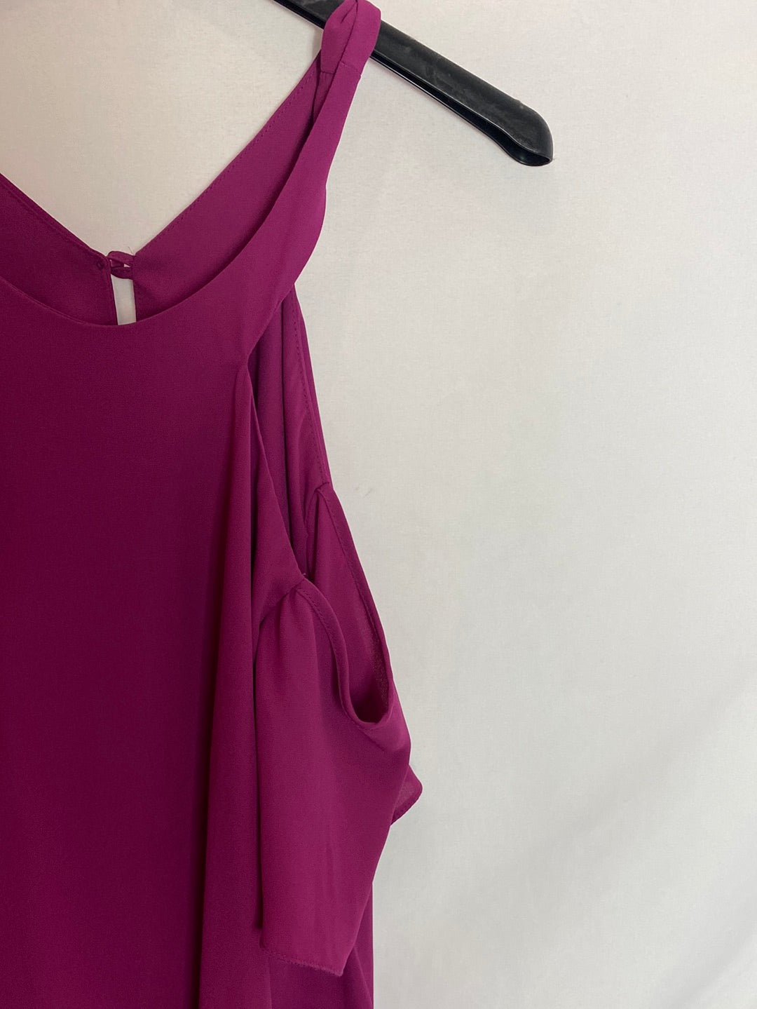 ASOS. Blusa cuello halter hombros descubiertos. T.XS