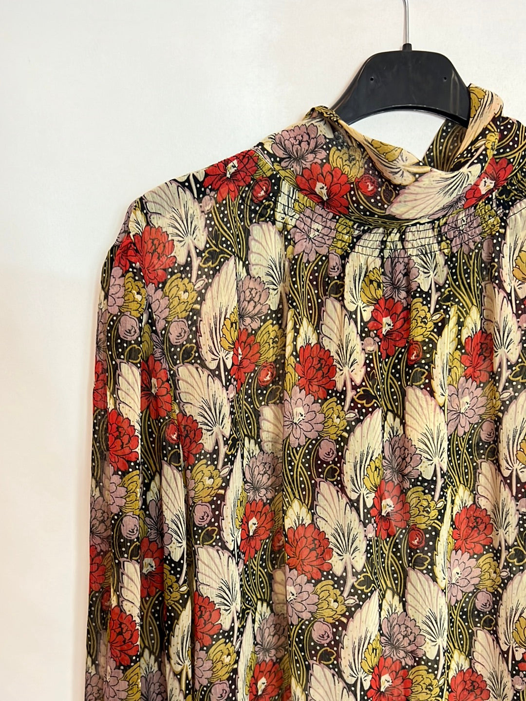 TOPSHOP. Blusa semitransparente apertura espalda. T 36