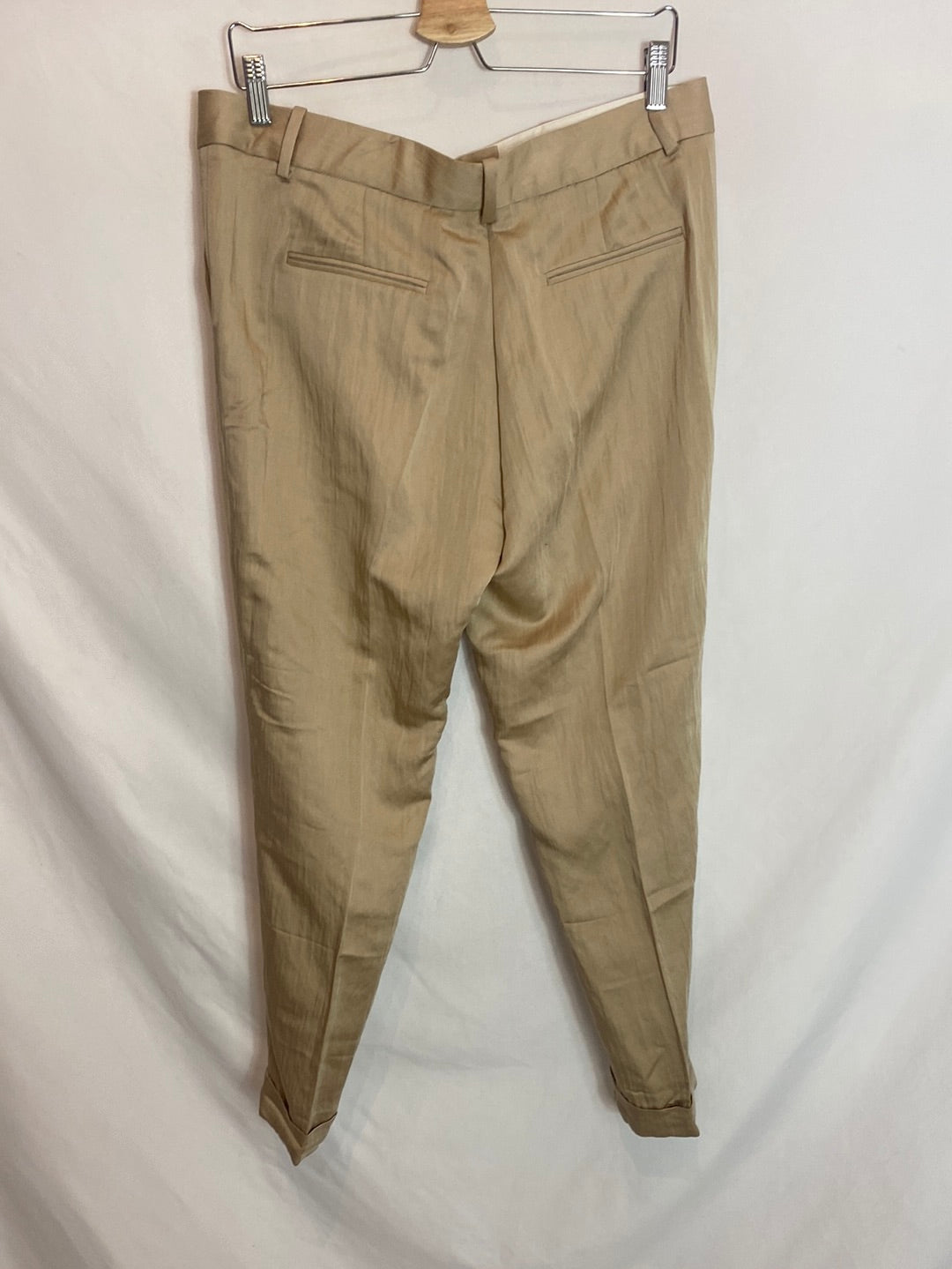MASSIMO DUTTI. Pantalón traje beige. T.42