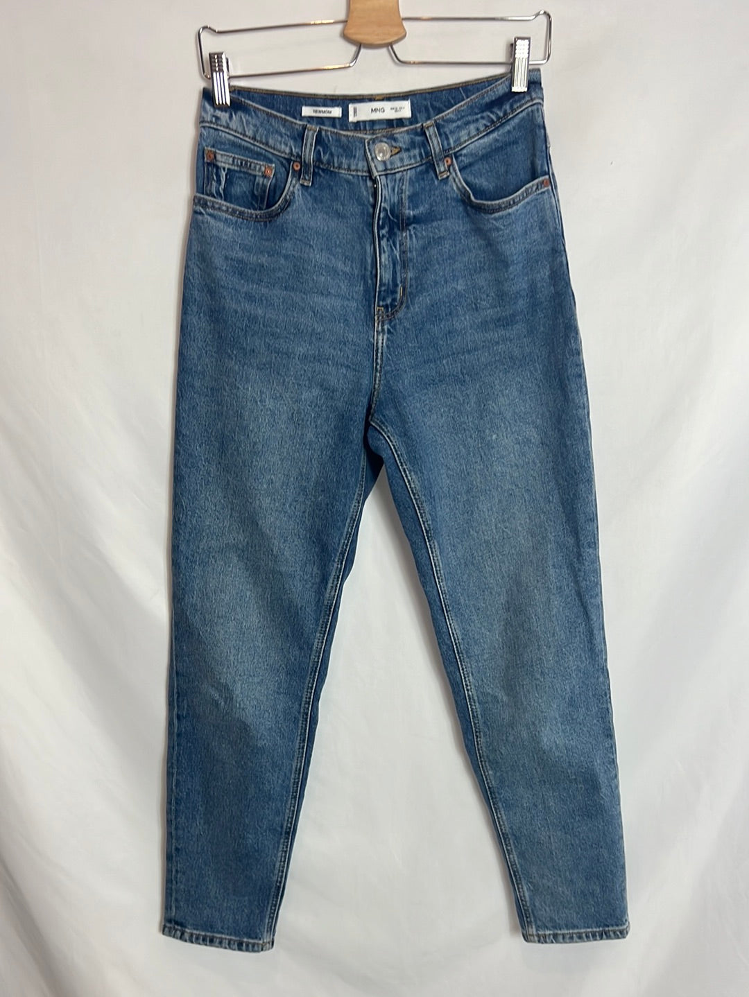 MANGO. Pantalones denim mom fit. T 36