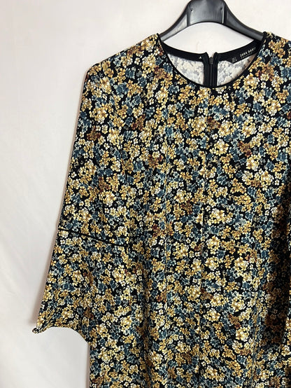 ZARA. Short floral dress with half sleeves. TL