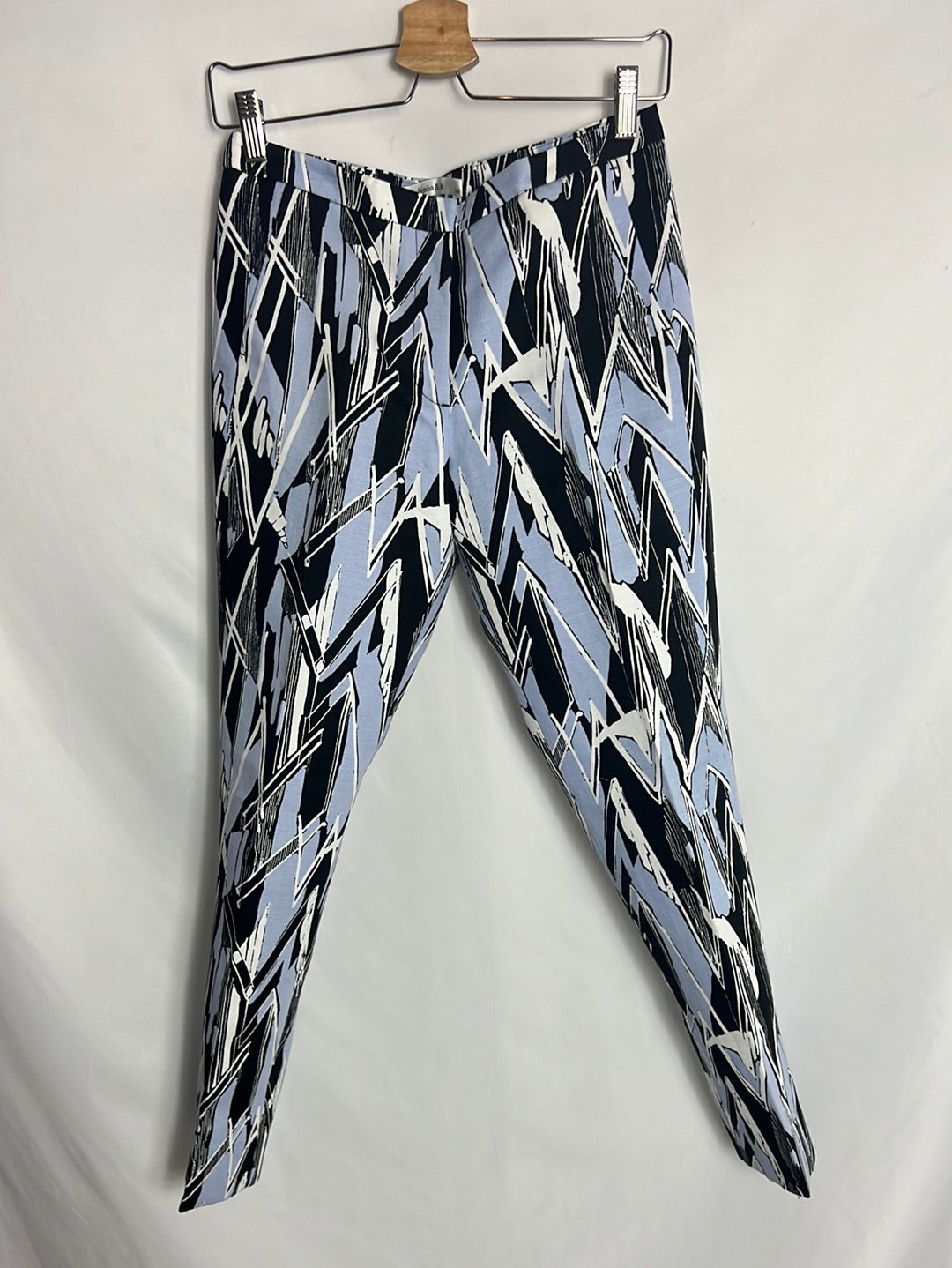BIMBA Y LOLA. Printed pleated trousers. Size 36