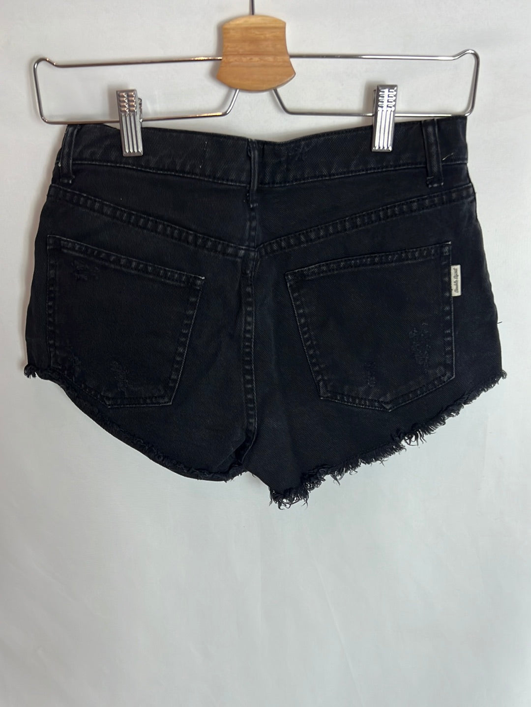 DOUBLE AGENT. Black denim shorts T.34
