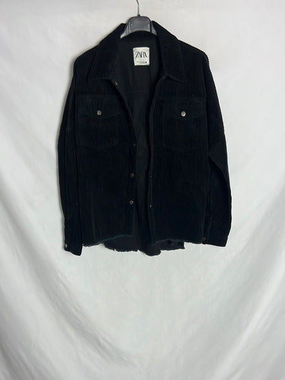 ZARA.Sobre camisa pana negraoscuro. T M