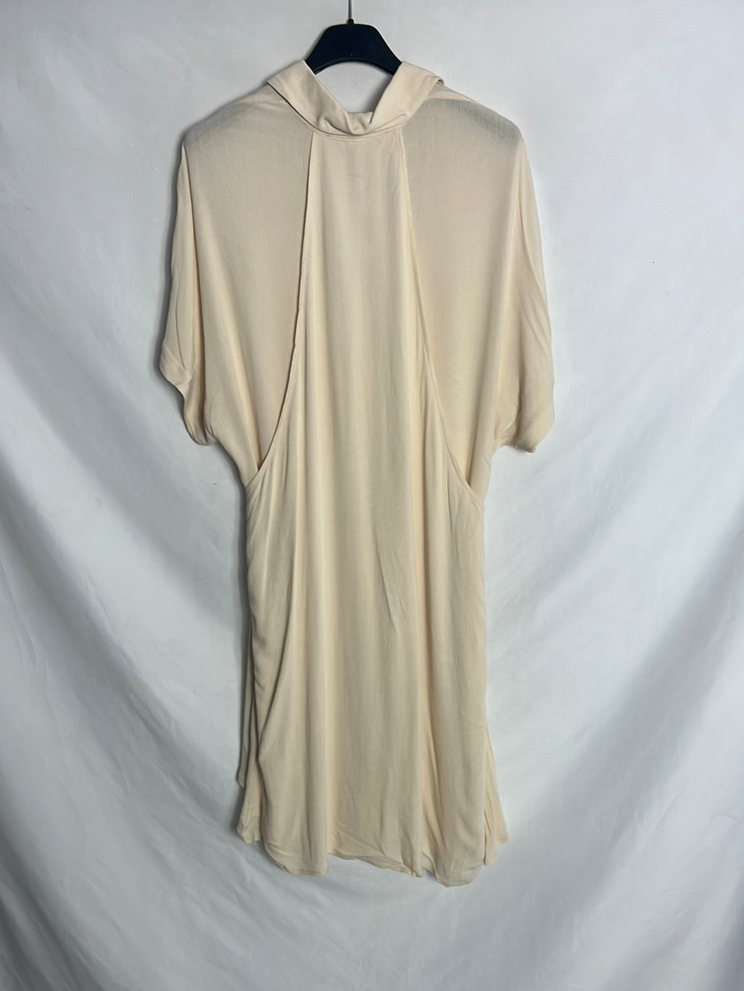 FOREVER21. Vestido beige lazada frontal. T M