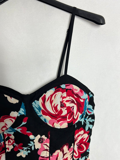 BAND OF GYPSIES. Short black floral dress. TM