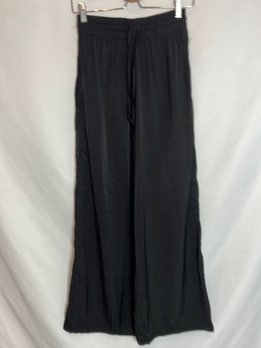 TRK. Flowy black trousers Tm