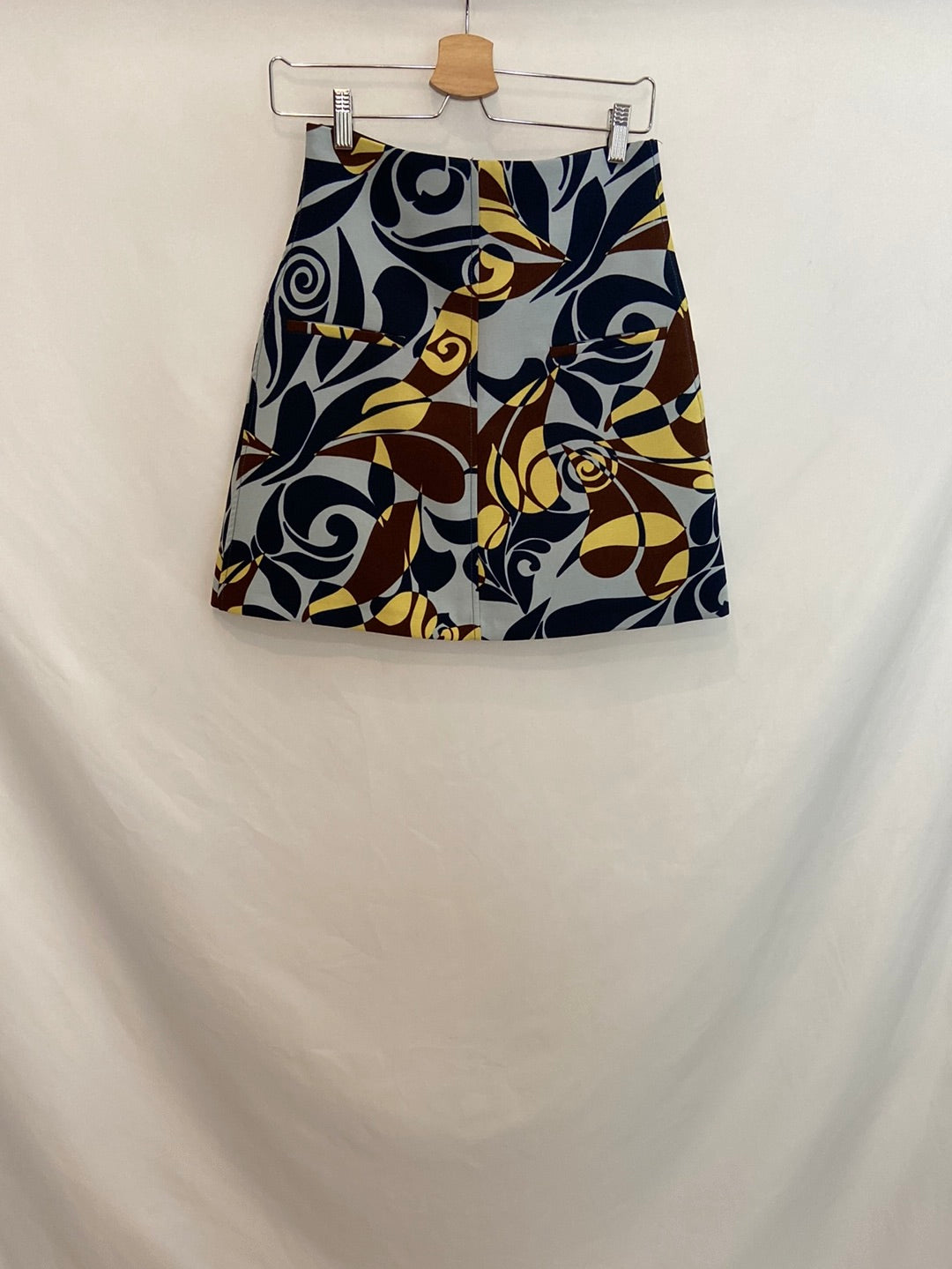 ZARA. Falda corta estampada T.S