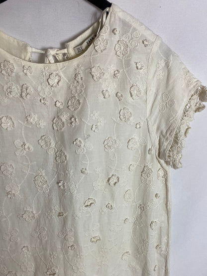 ZARA. Short dress with embroidered details. Ts