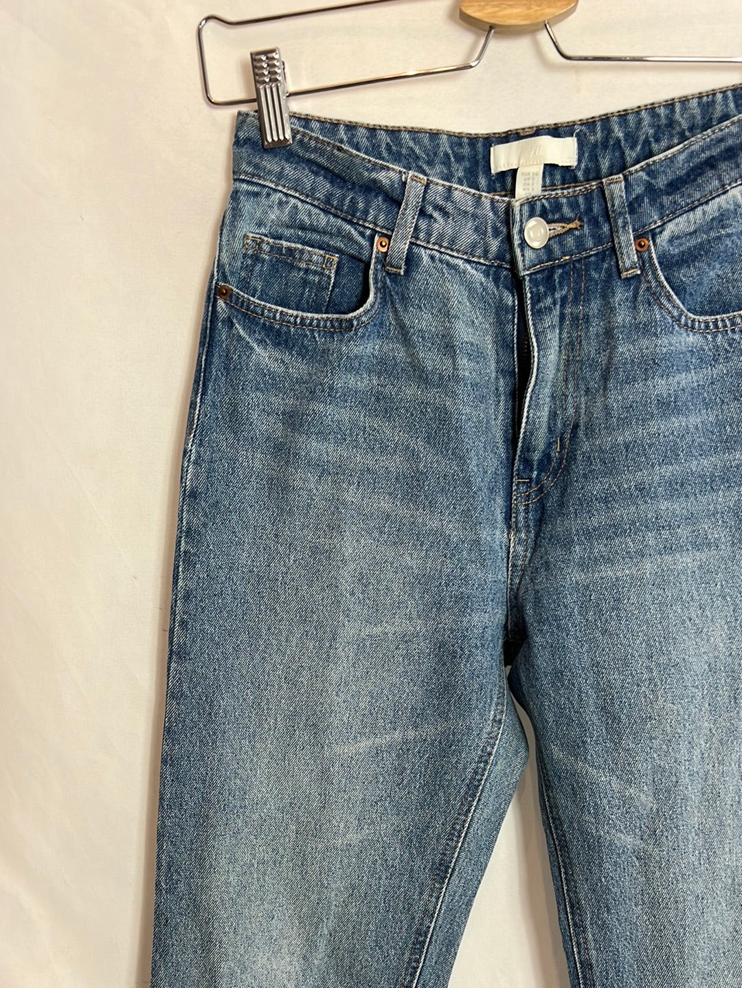 H&amp;M. Denim trousers with a 34-inch opening
