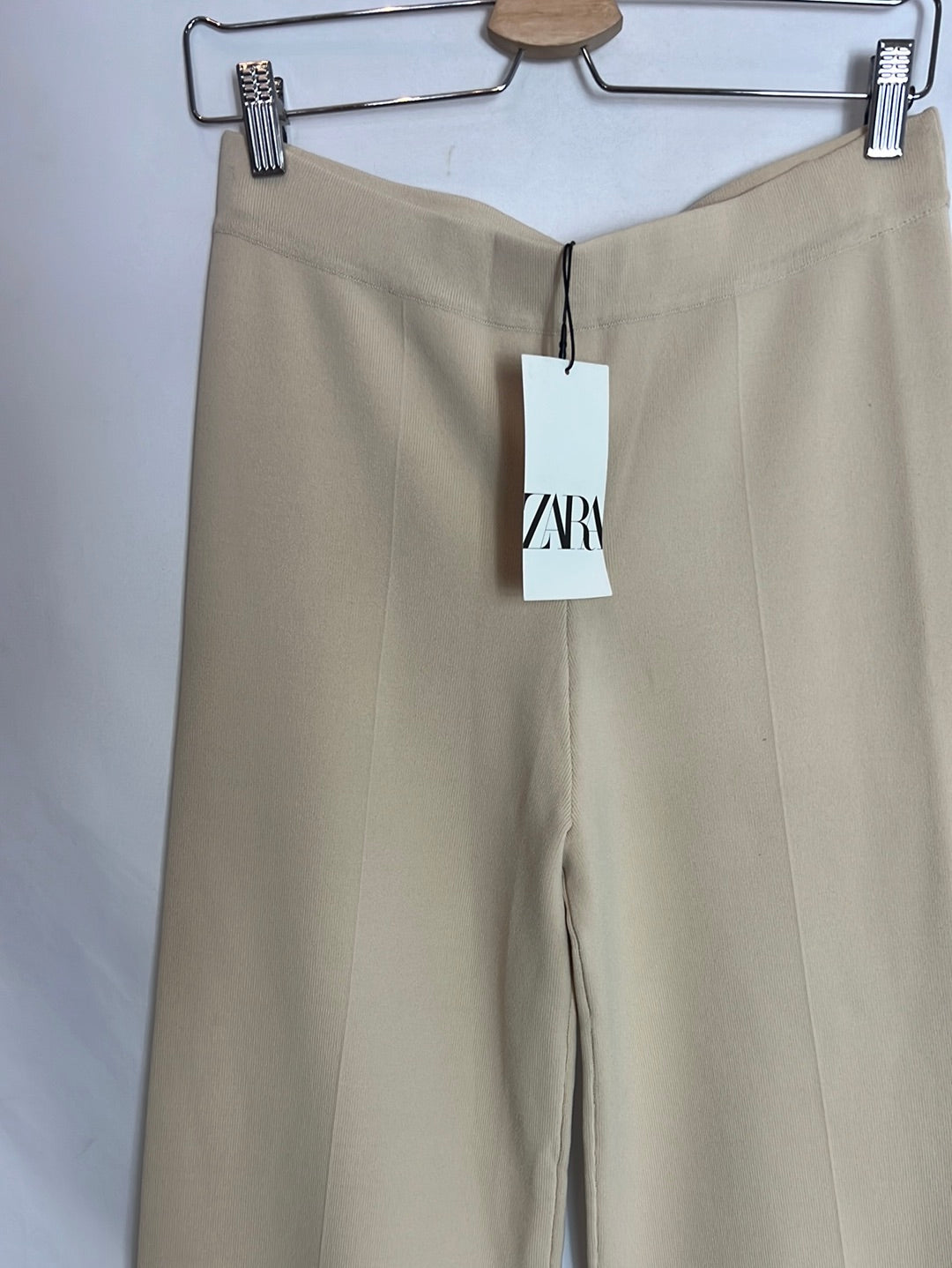 ZARA. Beige knit trousers Tm