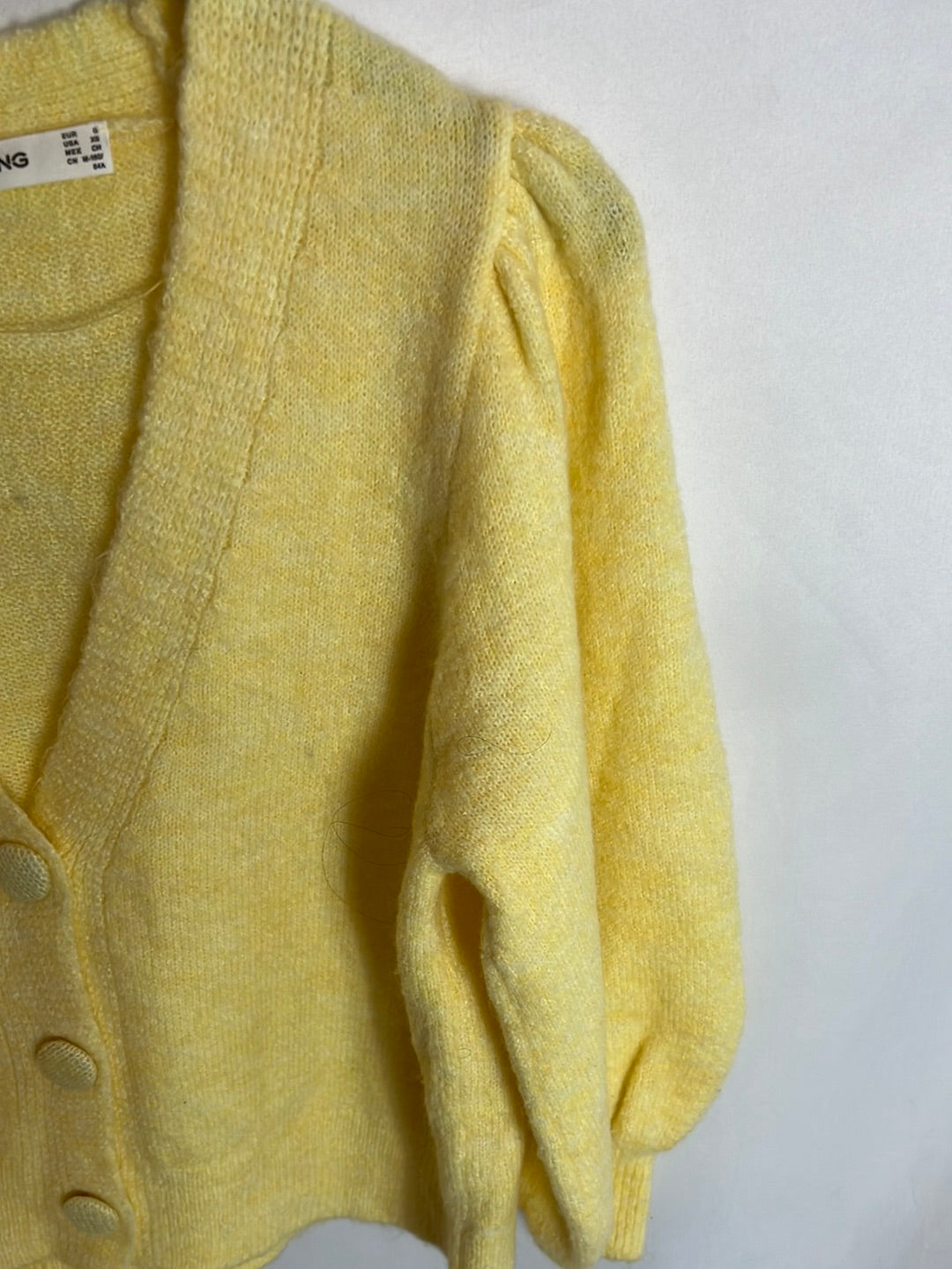 MANGO. Cárdigan amarillo. T.xs