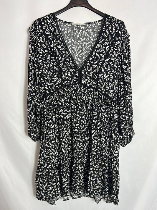 PULL&amp;BEAR. Black dress with white flowers. TS