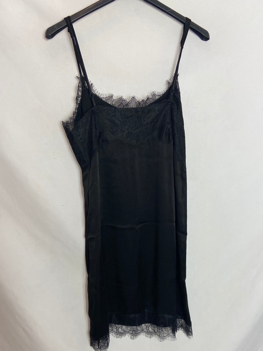 ZARA. Vestido lencero satinado. T.XS