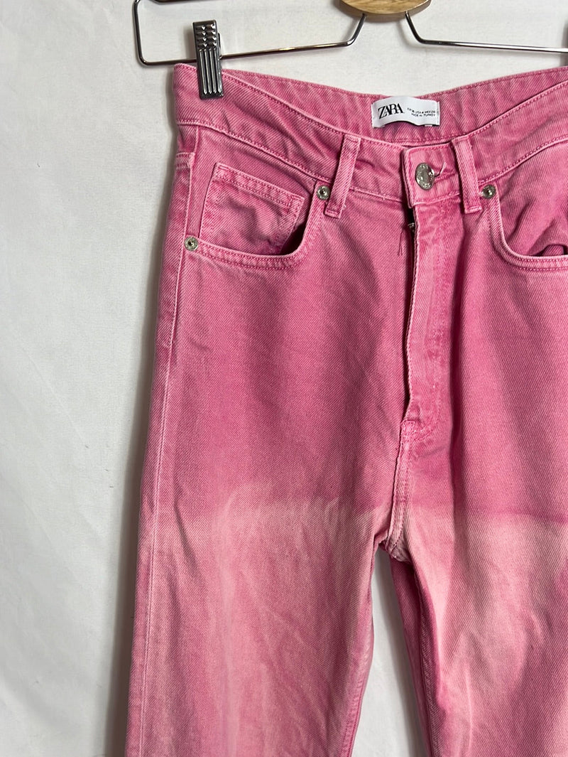 ZARA. Pantalón rosa ancho T.36